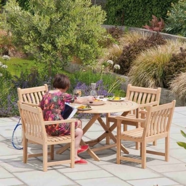 Roble Broadfield Round 4 Seater Dining Set