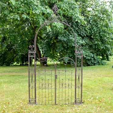 Woodlands Gates With Arch