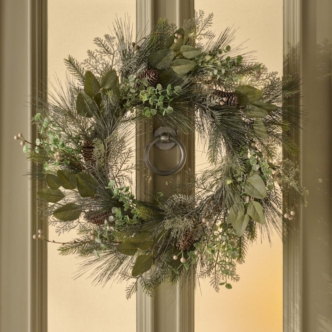 BOSK Mistletoe Pine Wreath