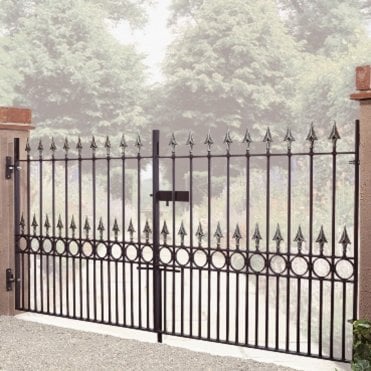 Balmoral Low Double Driveway Gate - Primed Finish