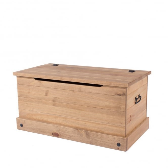 Core Corona Pine Storage Chest