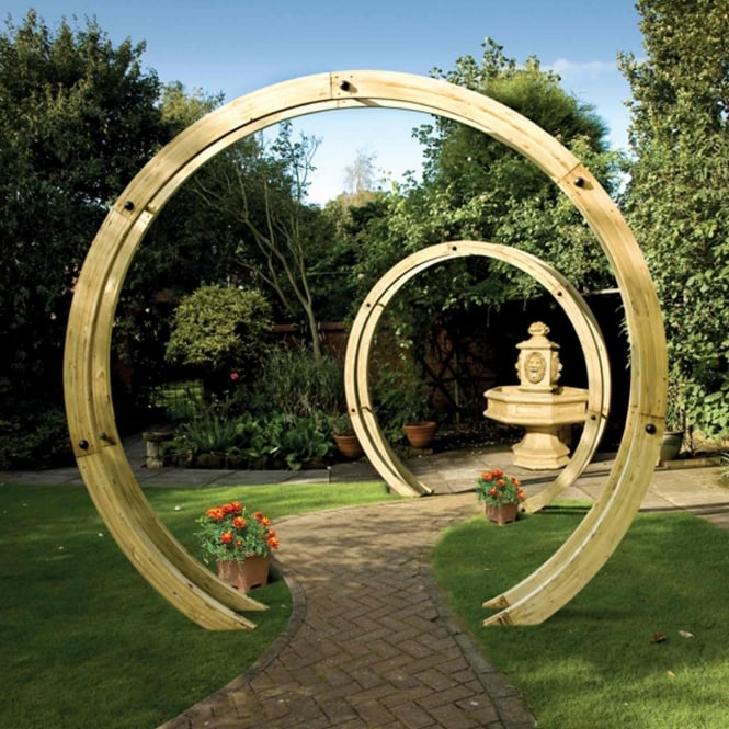 Grange Freestanding Flower Circle Arch