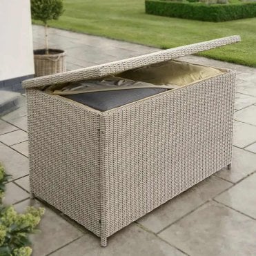 Palma Cushion Box