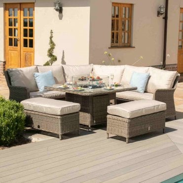Winchester Royal Corner with Fire Pit